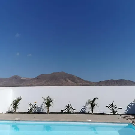 Vista Ajaches Playa Blanca (Lanzarote)